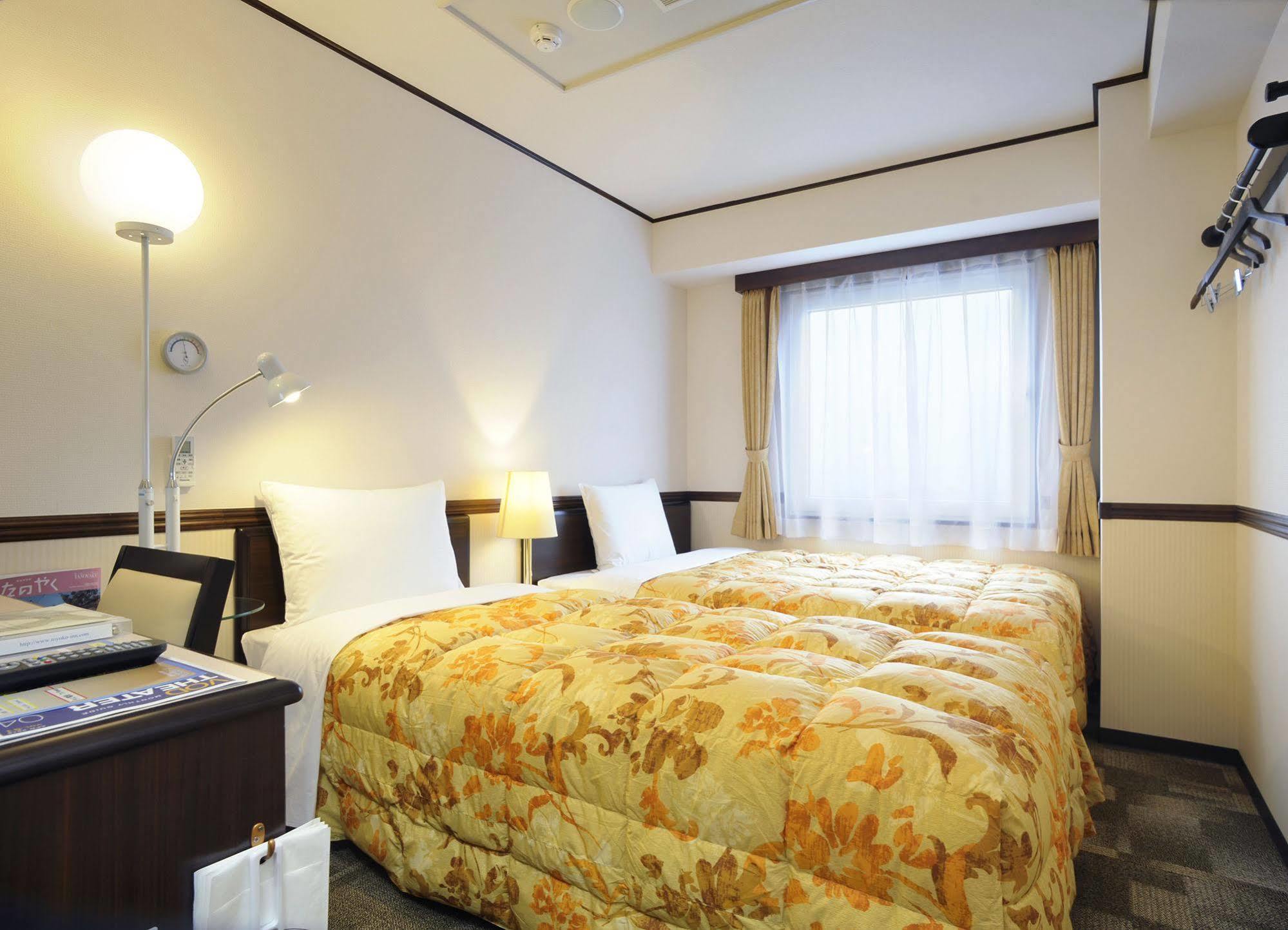 Toyoko Inn Oita Nakatsu Ekimae Exterior foto