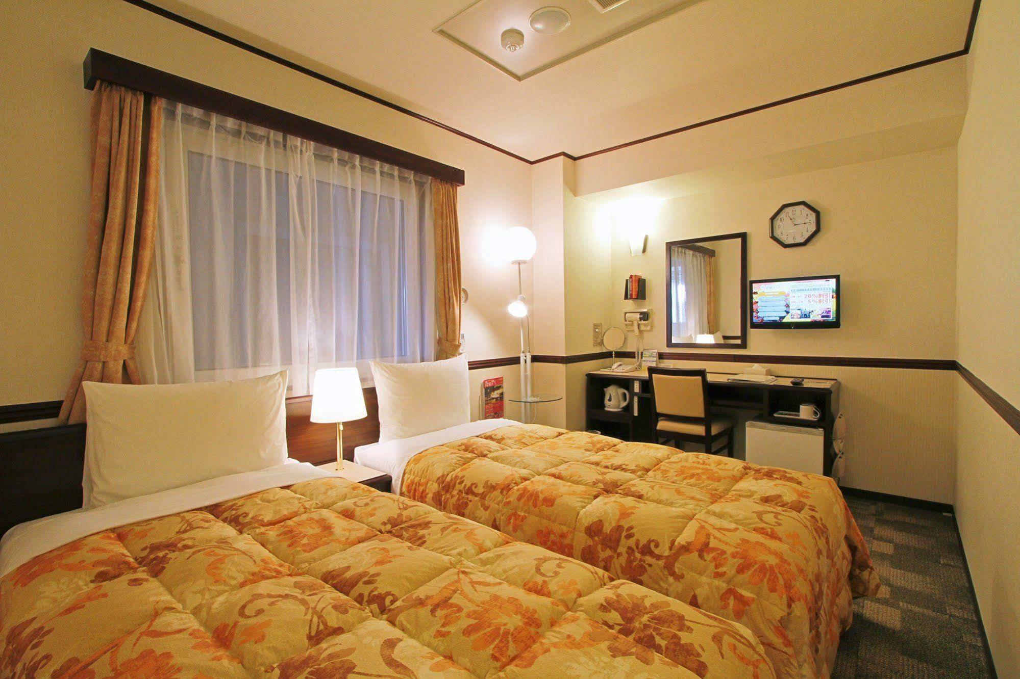 Toyoko Inn Oita Nakatsu Ekimae Exterior foto